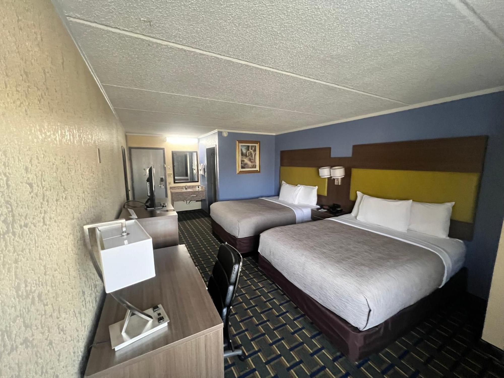 Quality Inn & Suites Near Six Flags East Lodge West المظهر الخارجي الصورة